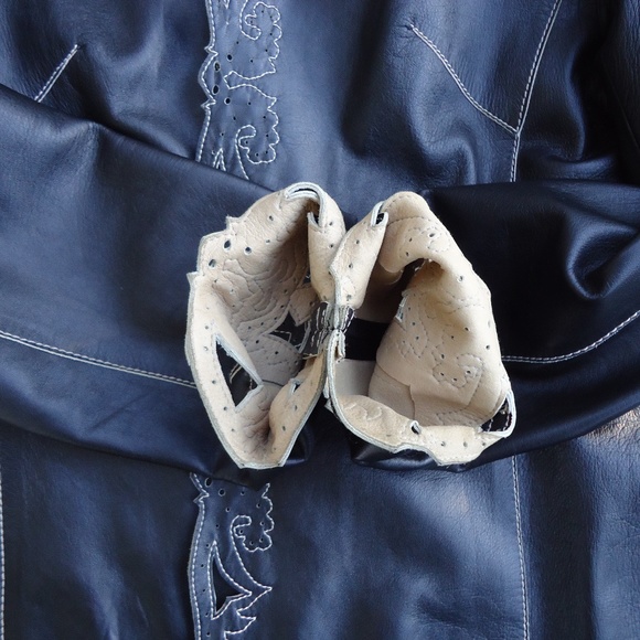 SIZE 38 EU. ESCADA black leather laser cut blazer. - Picture 2 of 8